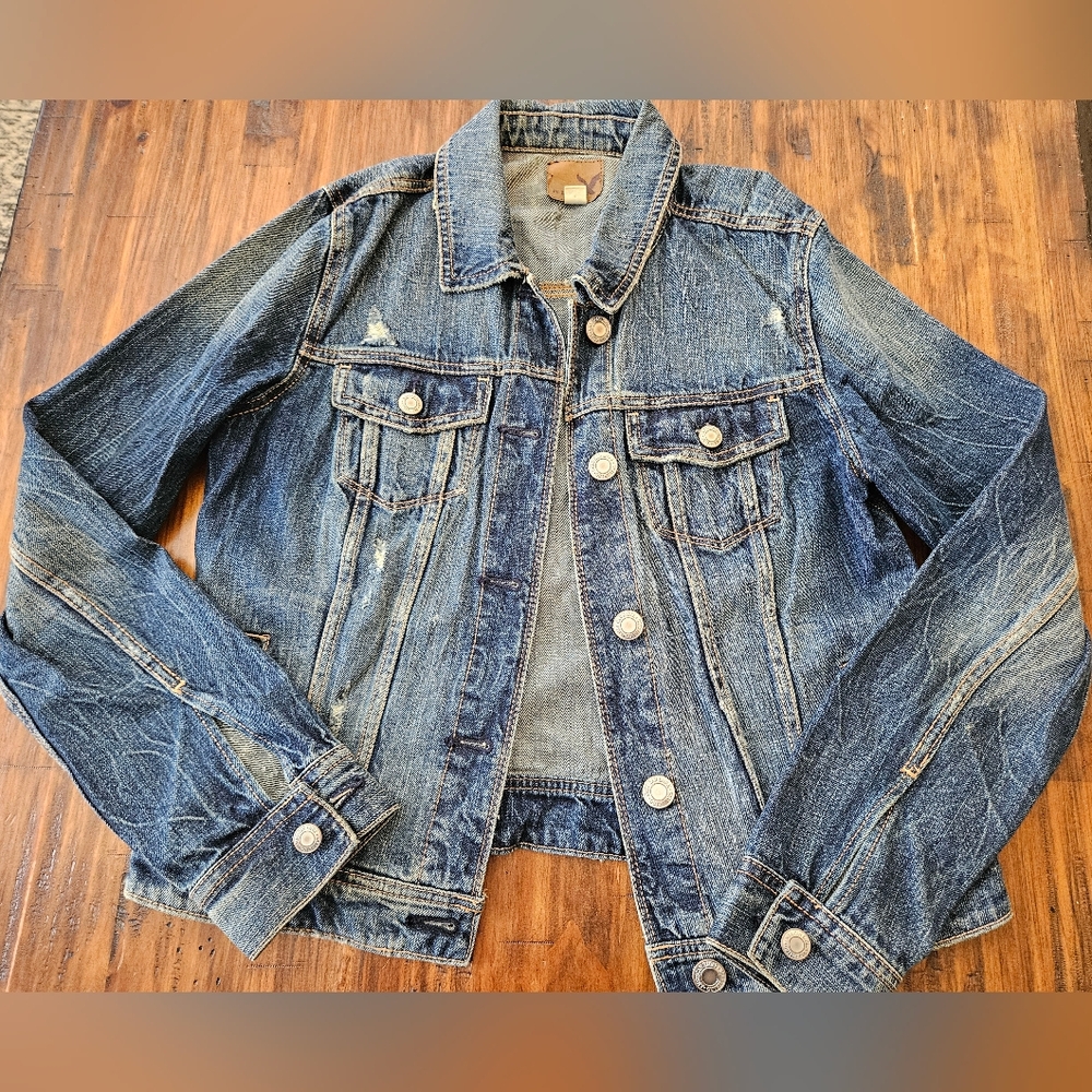 American Eagle Distressed Denim Jacket Size medium